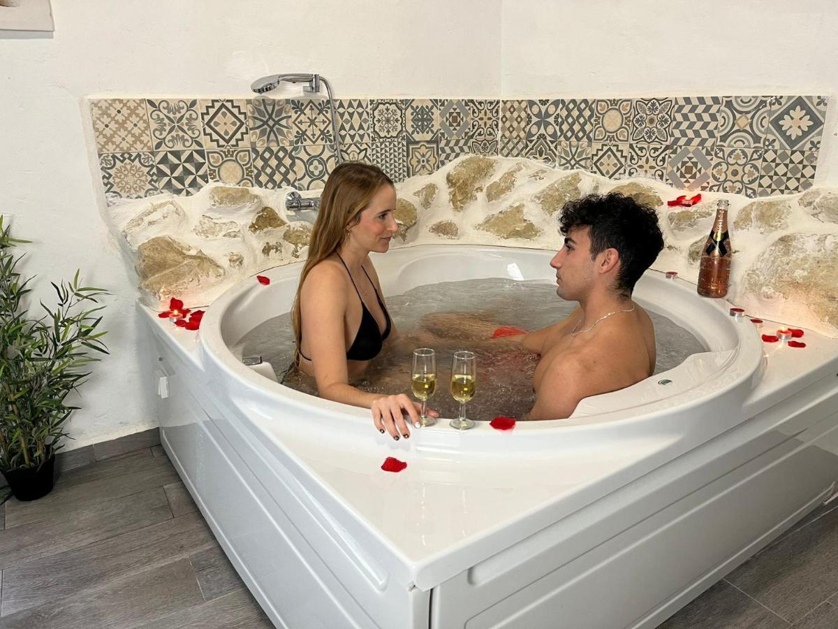Fortress Jacuzzi Suites Xàtiva Kültér fotó