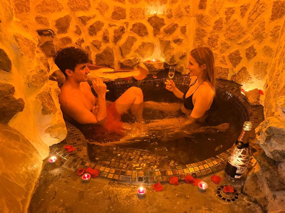 Fortress Jacuzzi Suites Xàtiva Kültér fotó