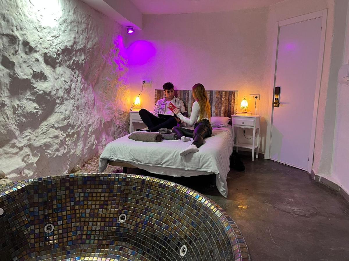 Fortress Jacuzzi Suites Xàtiva Kültér fotó