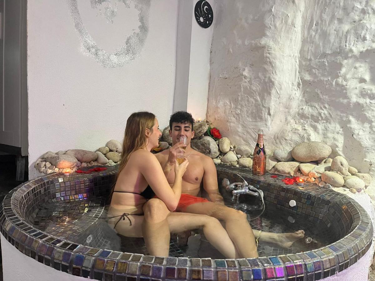 Fortress Jacuzzi Suites Xàtiva Kültér fotó