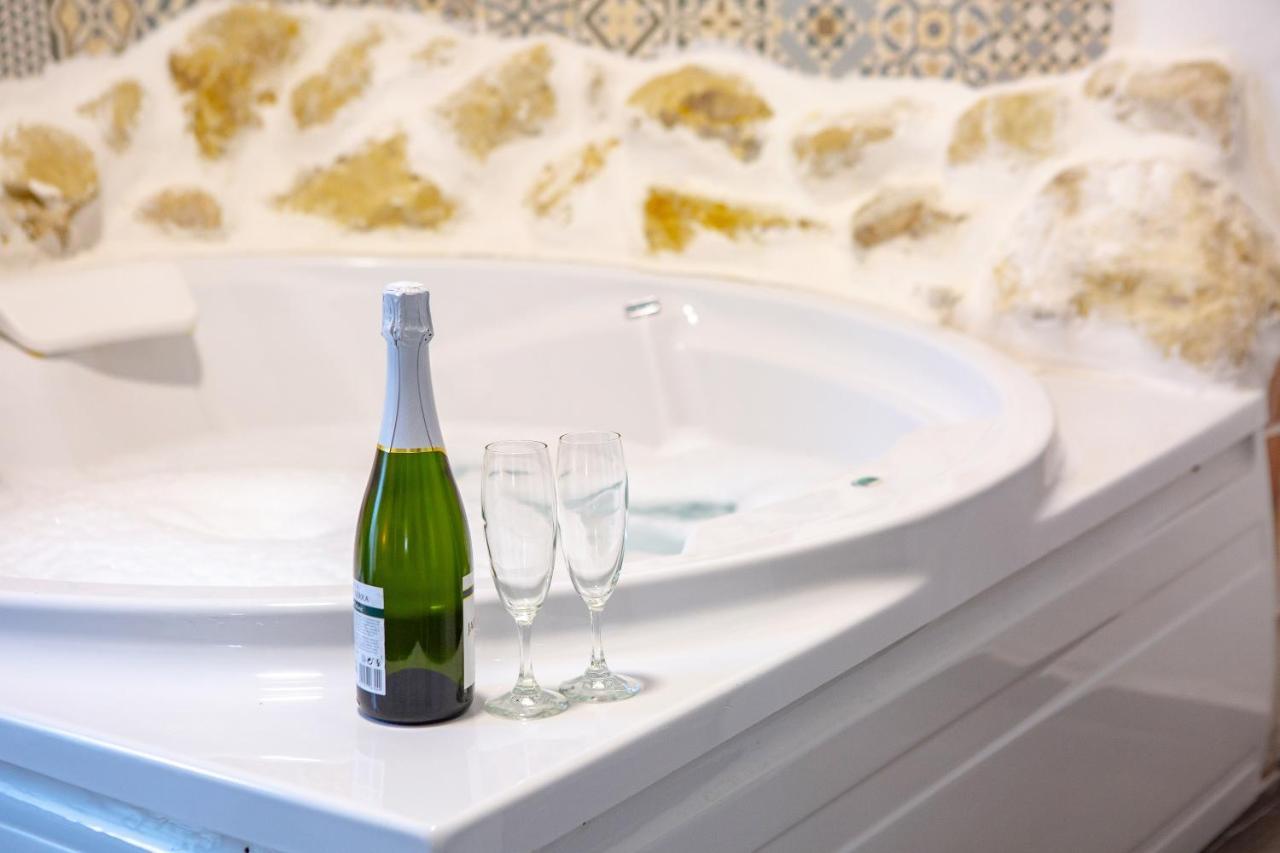 Fortress Jacuzzi Suites Xàtiva Kültér fotó