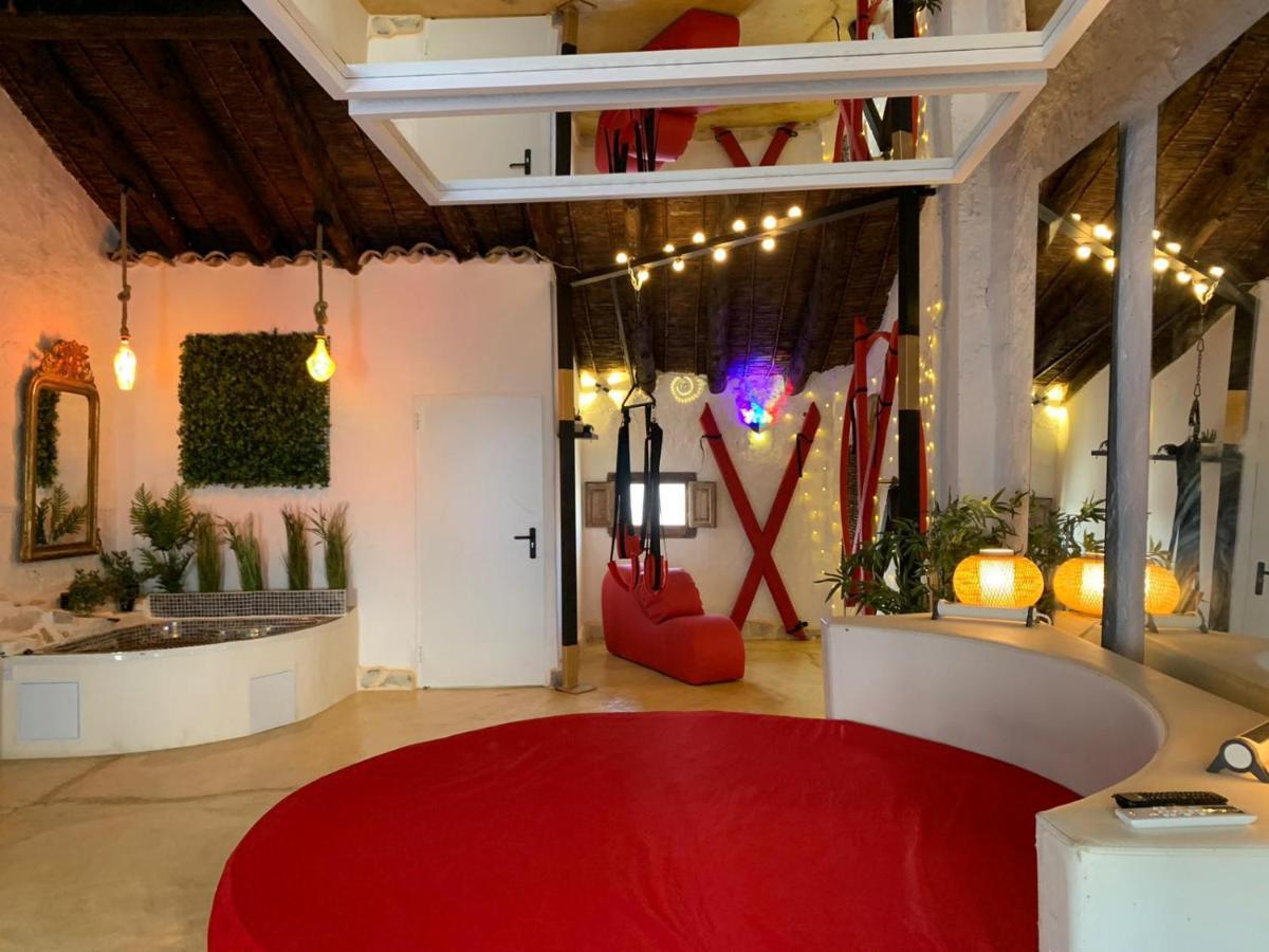 Fortress Jacuzzi Suites Xàtiva Kültér fotó