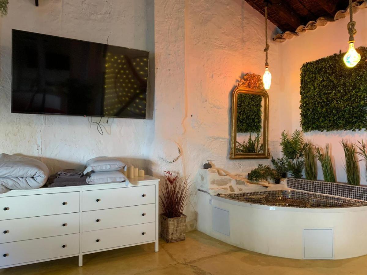 Fortress Jacuzzi Suites Xàtiva Kültér fotó